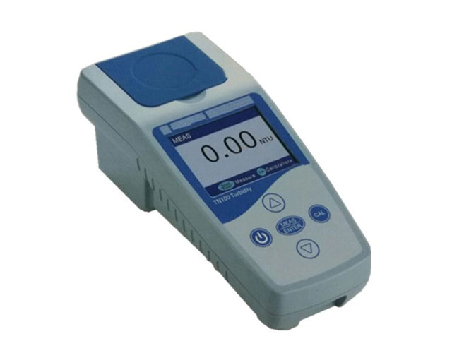 TN100 Portable Turbidity Meter measuring turbidity level